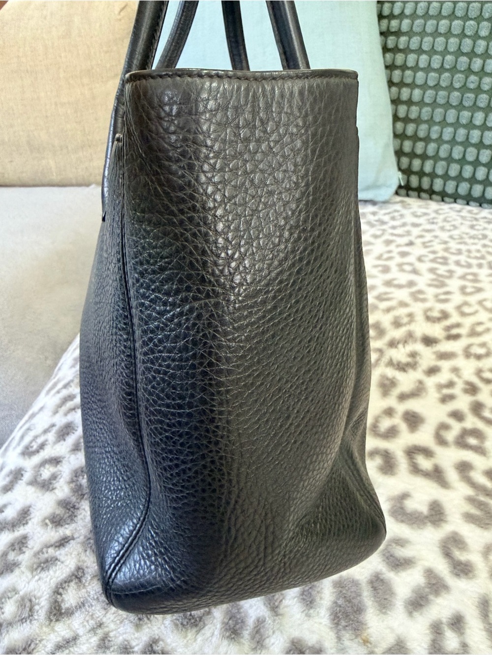 Chanel Executive cert tote caviar leather with gold hardware - Picture 9 of 16